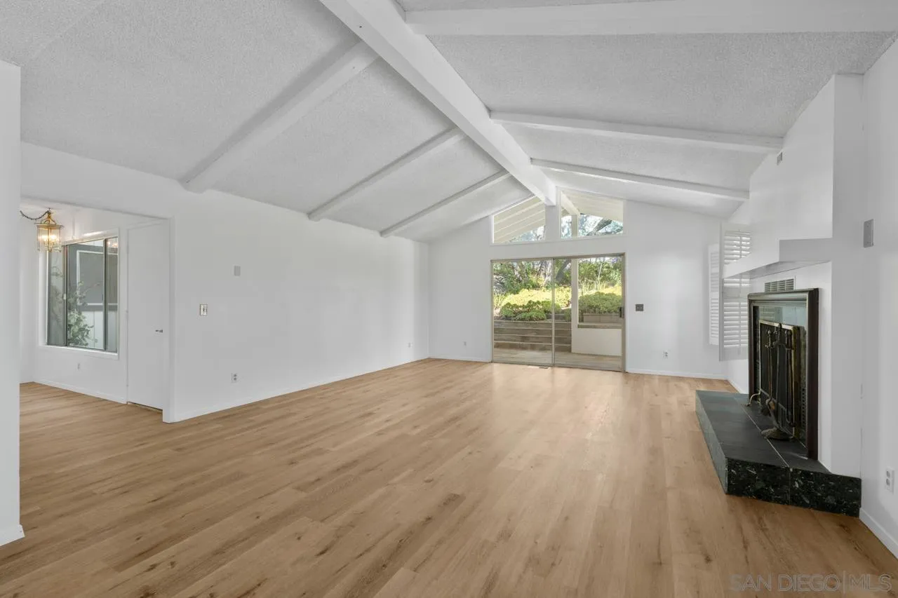 https://cdn.realtyfeed.com/cdn/127/260014811/f64230bbb4c9d4d8c7fcbc6aa7a5c358.webp