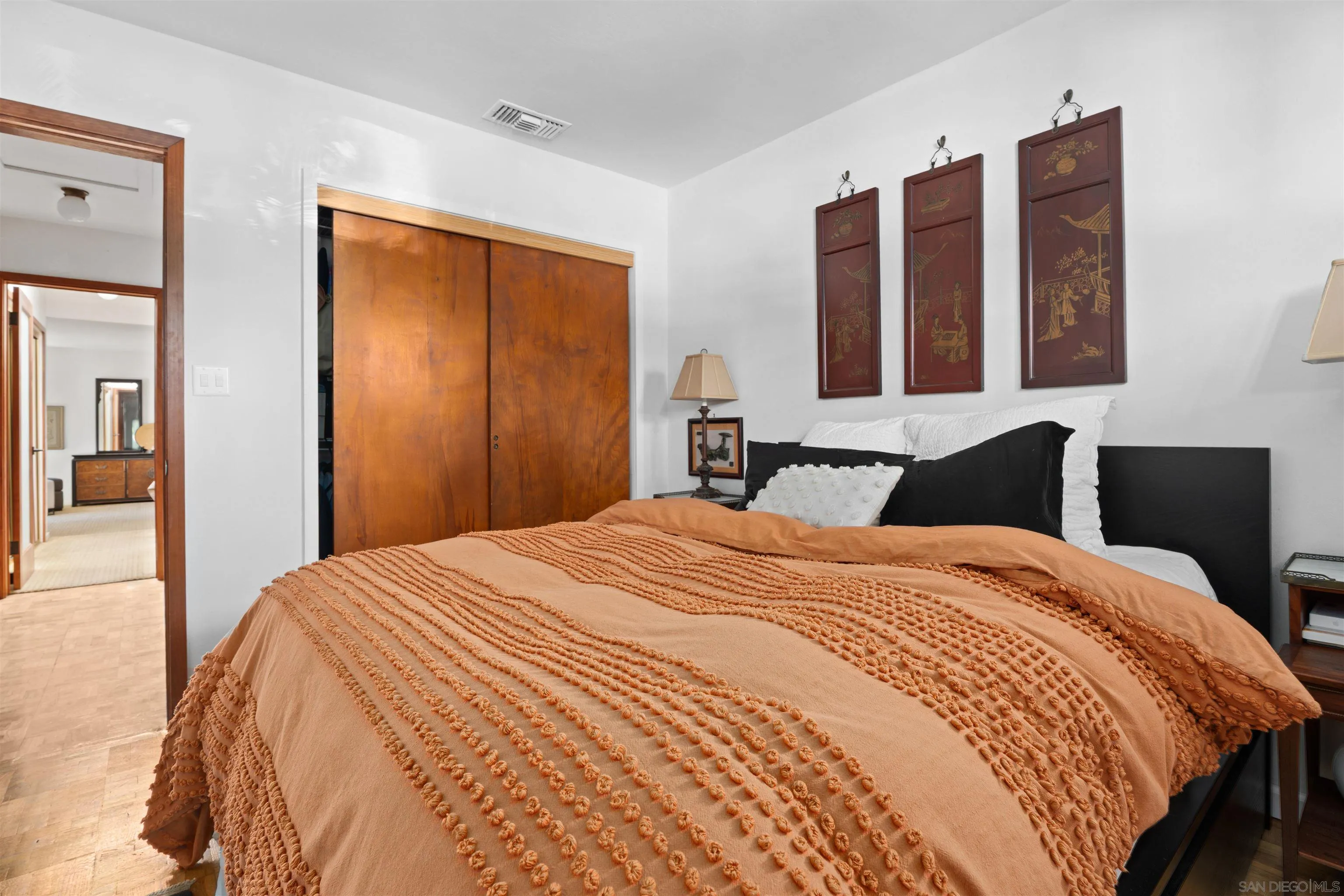 https://cdn.realtyfeed.com/cdn/127/260014813/2cf9f91e7746cb45bc01c118c81a1b9b.webp