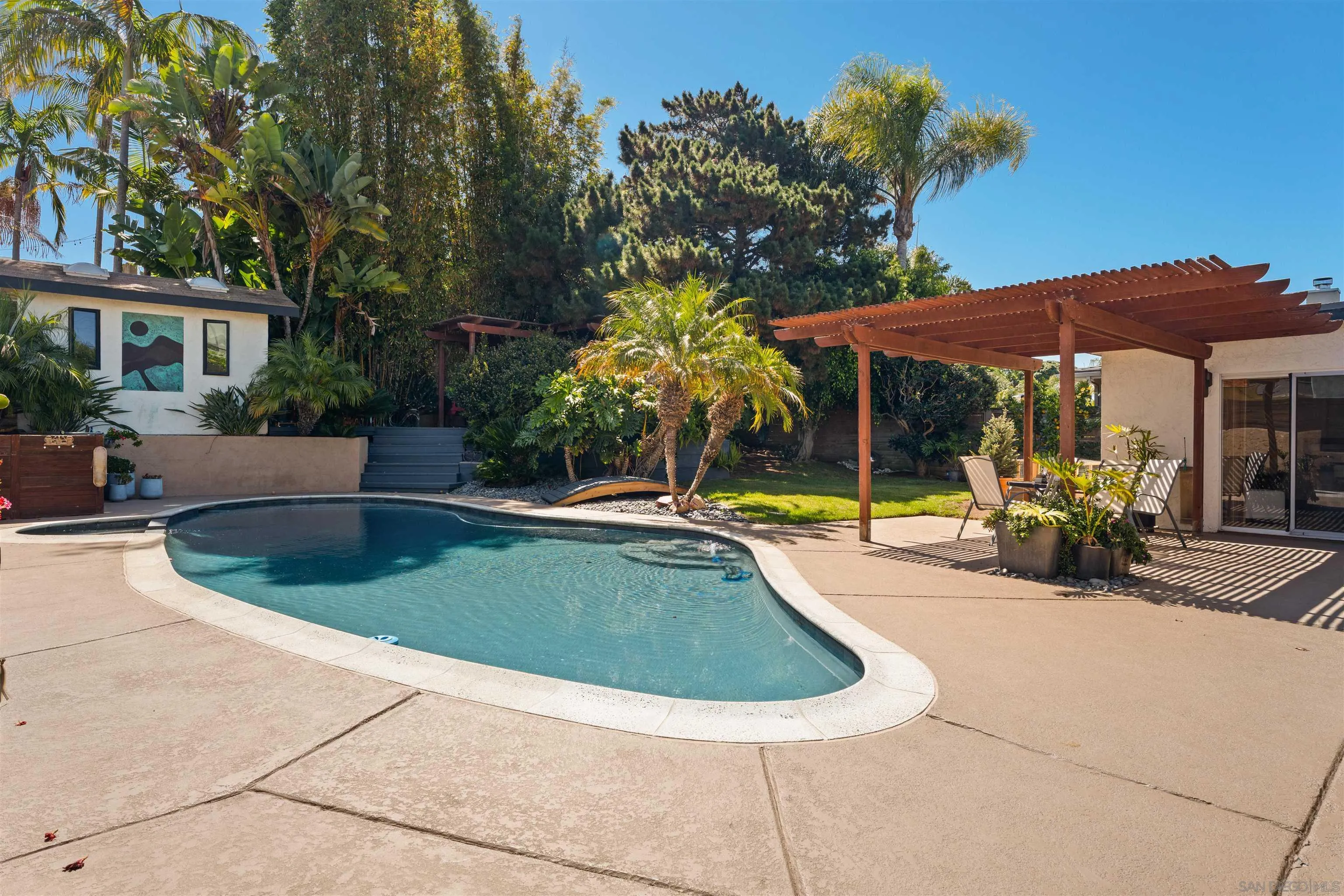 https://cdn.realtyfeed.com/cdn/127/260014813/32a5c2f89ece63948a3742287e0645d2.webp