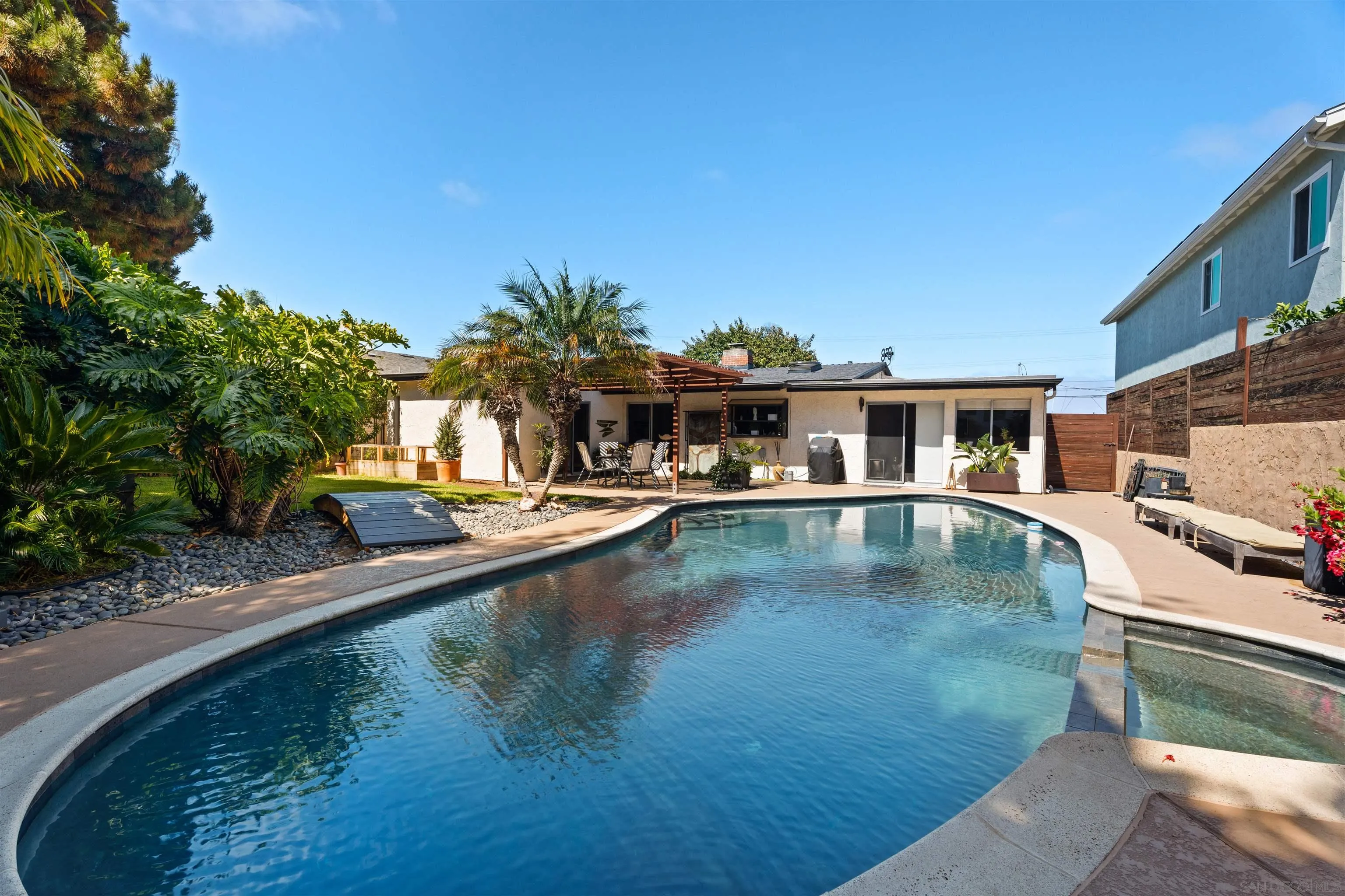 https://cdn.realtyfeed.com/cdn/127/260014813/c60f5a84b67a1b12f5514daf761149c2.webp