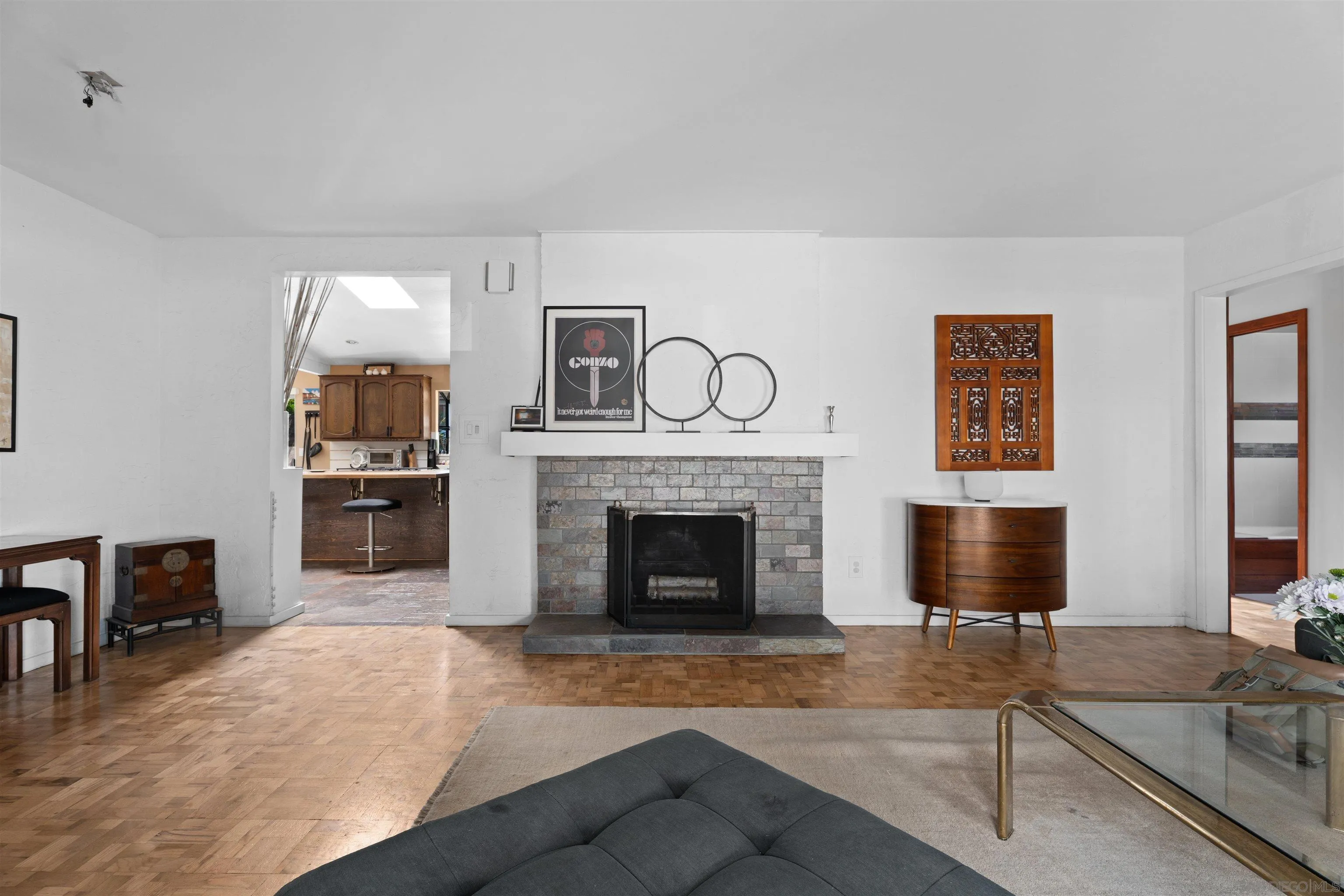 https://cdn.realtyfeed.com/cdn/127/260014813/de2e31781786811d0c6bbaae85c5037c.webp