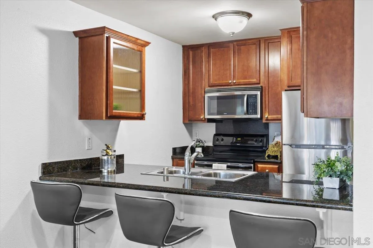 Photo #4: 260014818 Listing: Photo #4
