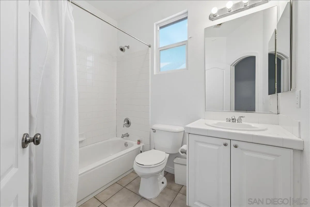 https://cdn.realtyfeed.com/cdn/127/260014820/55b45cb7d4c14bec1a9362c1eecfc8c4.webp