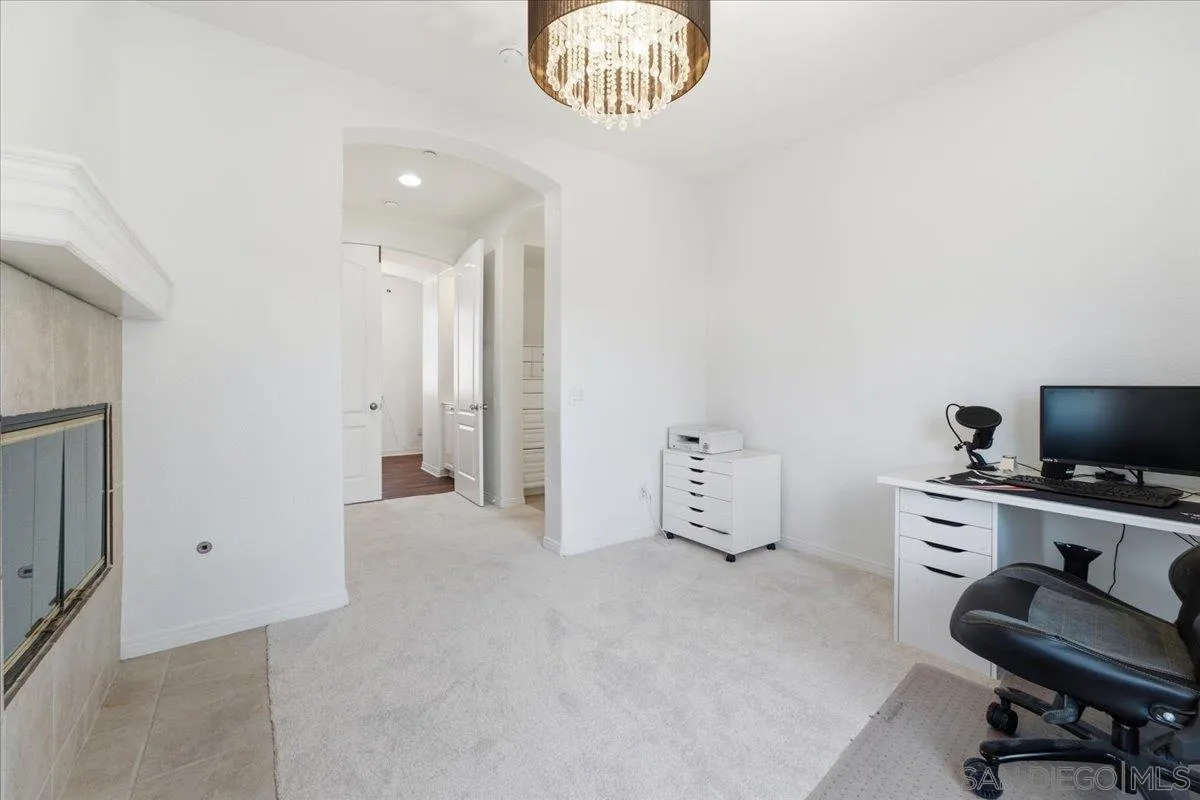 https://cdn.realtyfeed.com/cdn/127/260014820/73ddc85cc363aec24d99dc42093edd36.webp
