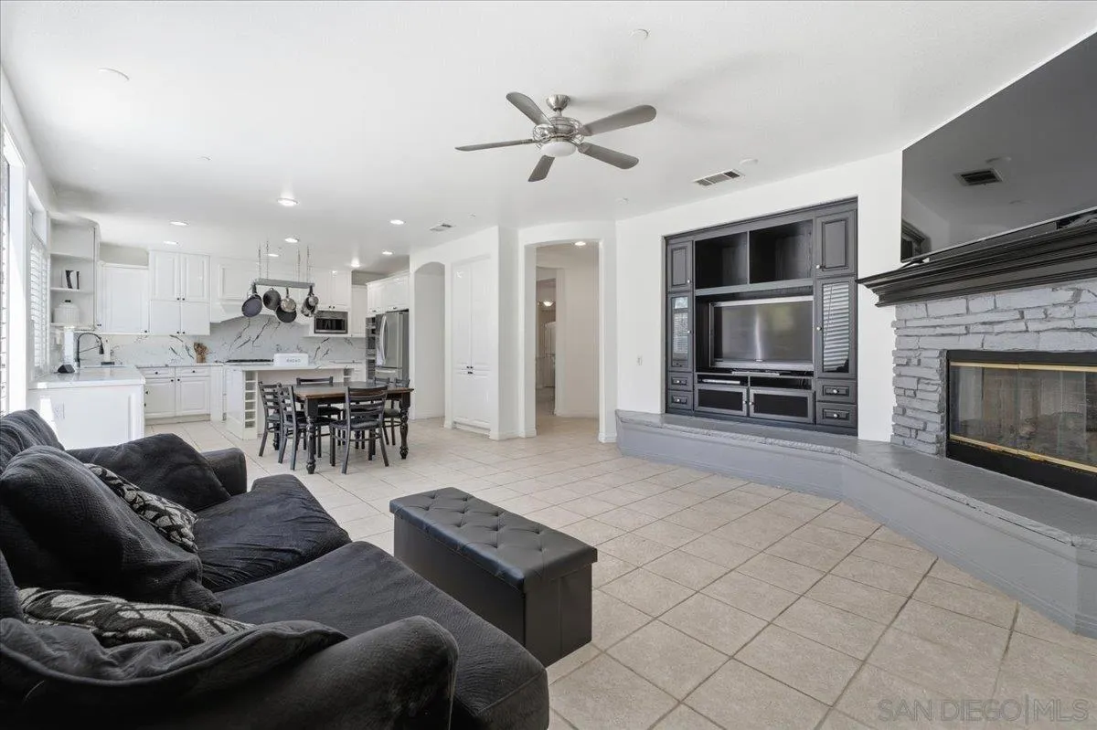 https://cdn.realtyfeed.com/cdn/127/260014820/be6835f14b5a3a3c40f4b7a36644b34f.webp