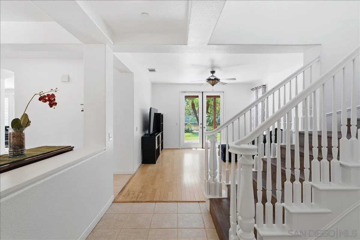 https://cdn.realtyfeed.com/cdn/127/260014820/d8c182025e78b64669d0b084986337fa.webp