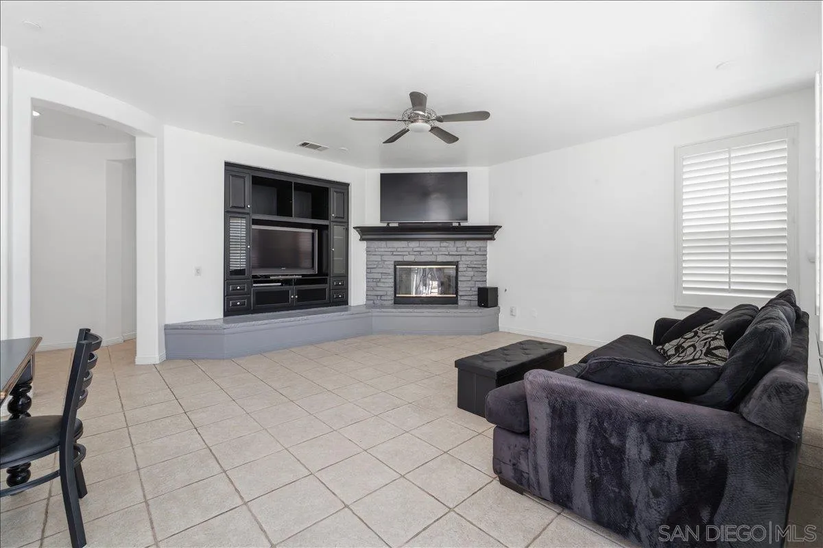 https://cdn.realtyfeed.com/cdn/127/260014820/e146c6c0042656c2bc4bf17c4436882c.webp