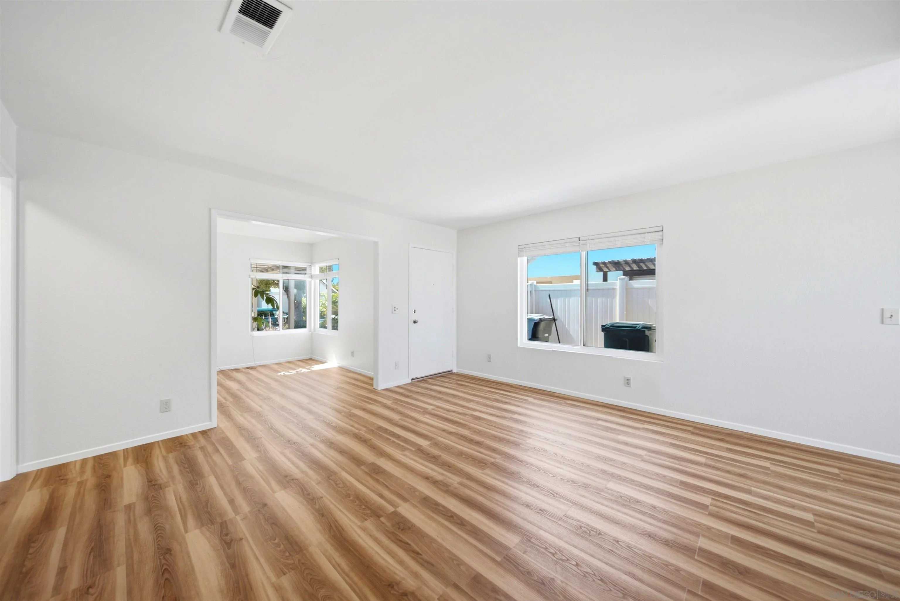 https://cdn.realtyfeed.com/cdn/127/260014821/15da383f133503089c345811e8381518.webp
