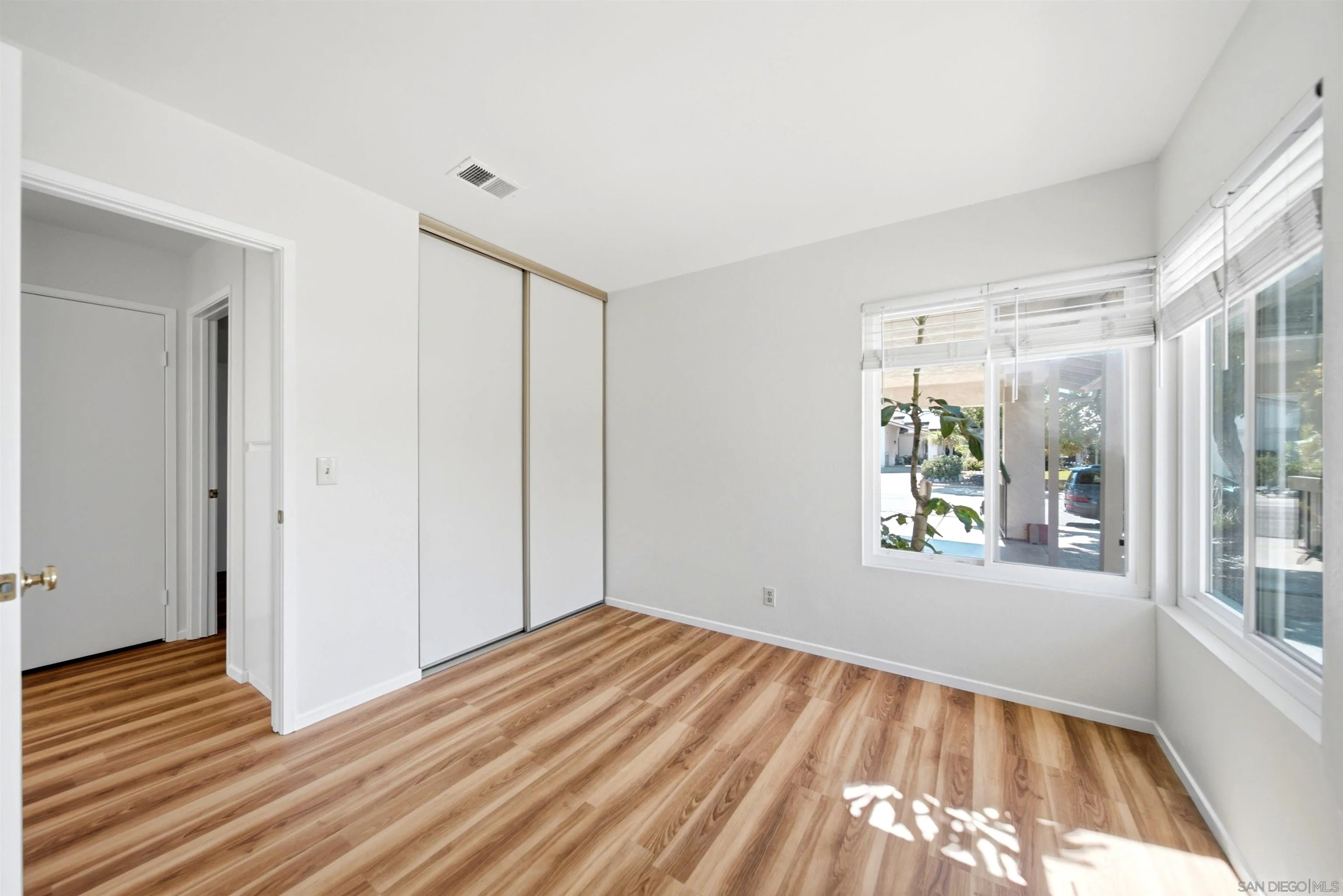 https://cdn.realtyfeed.com/cdn/127/260014821/203b9e54ab7a9f636d39ee8b604d3d64.webp