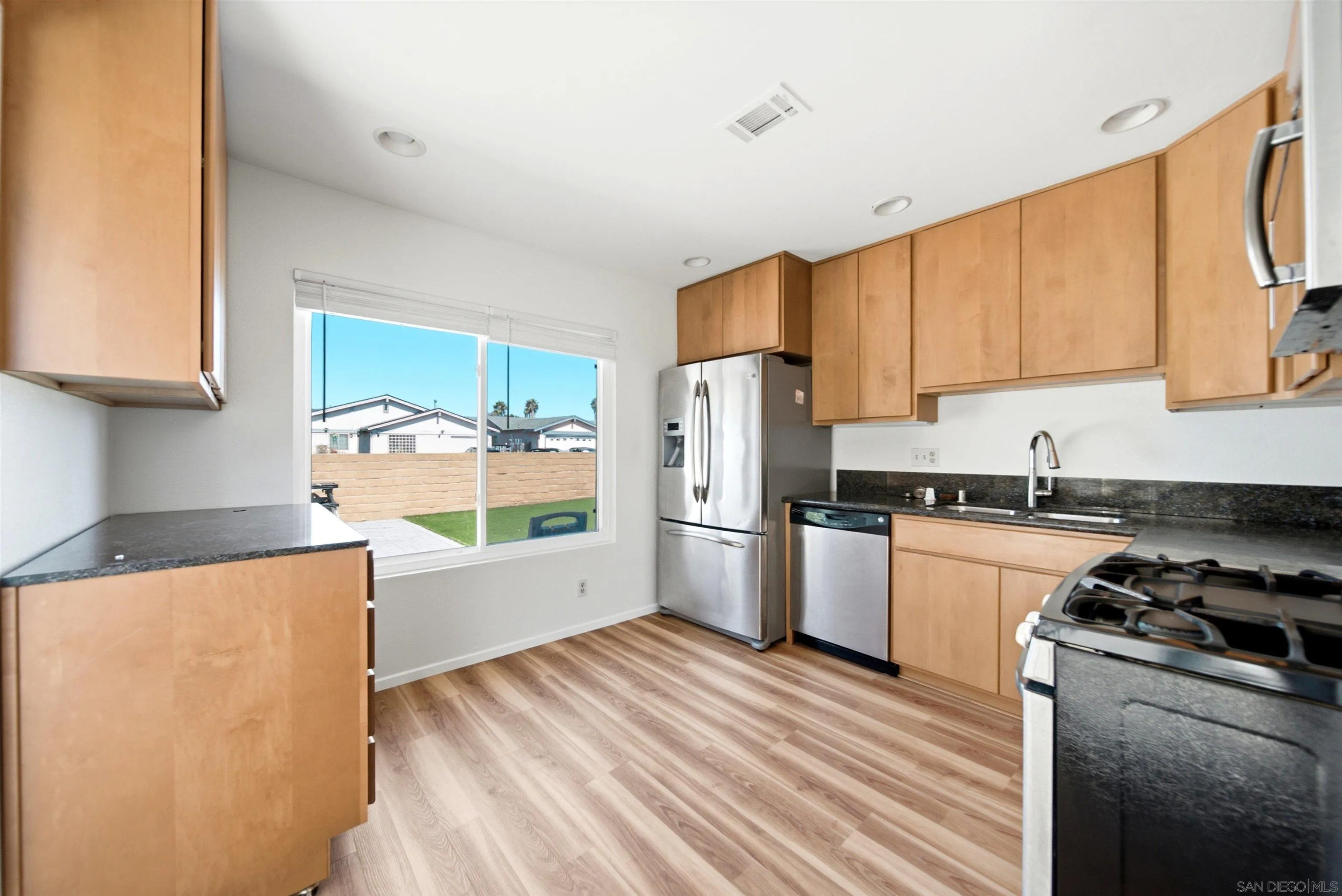 https://cdn.realtyfeed.com/cdn/127/260014821/2fc7dab754f83160b79524947a9920a7.webp