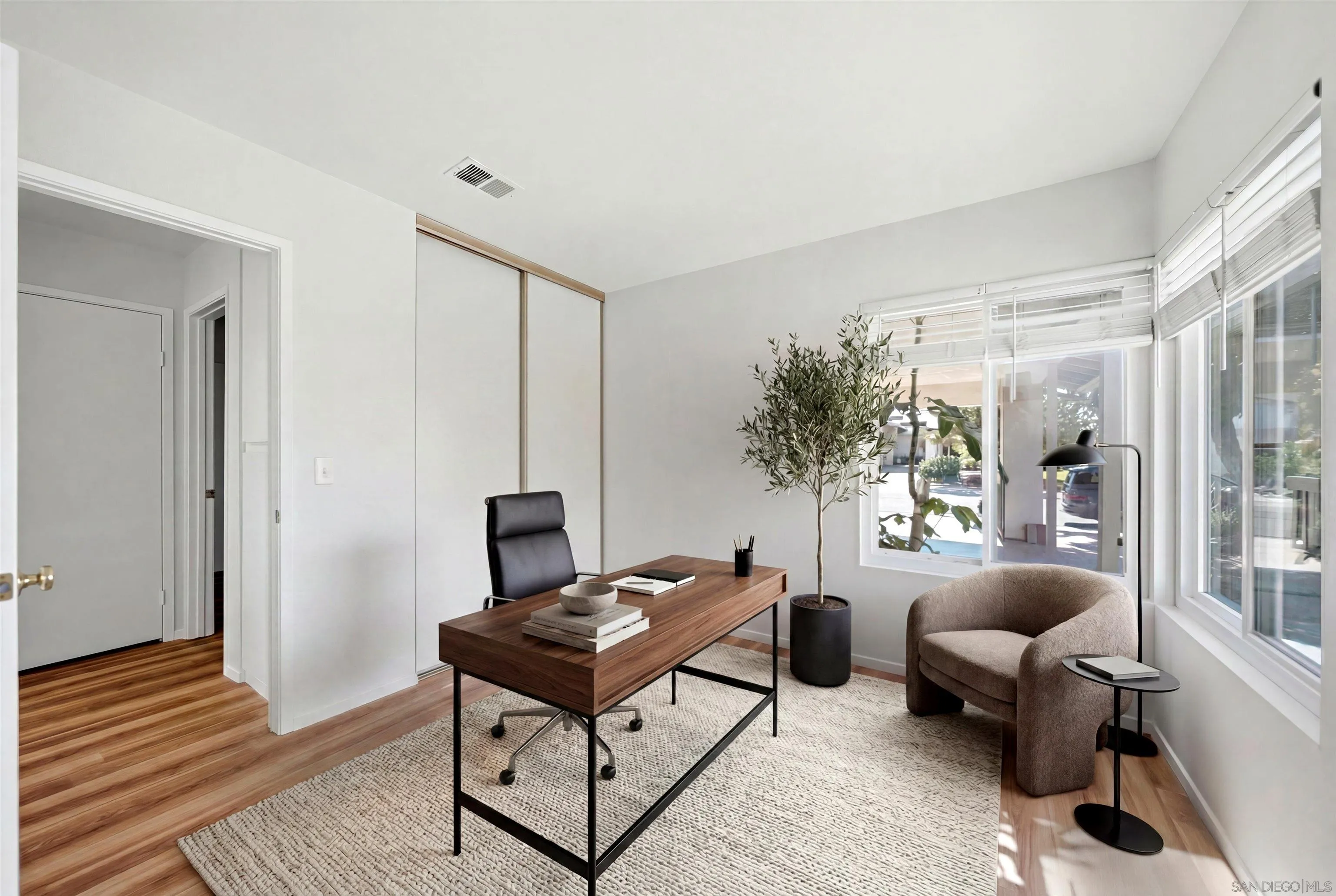 https://cdn.realtyfeed.com/cdn/127/260014821/31f208ce828a3de547f496d0b5c762a6.webp