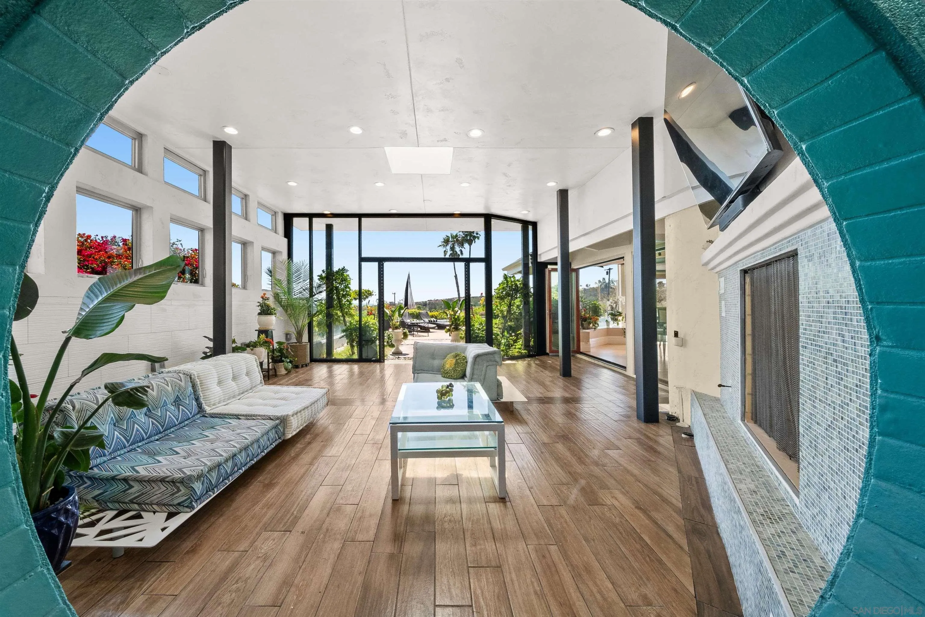 https://cdn.realtyfeed.com/cdn/127/260014822/703756db02559131682b4165a3fe4481.webp