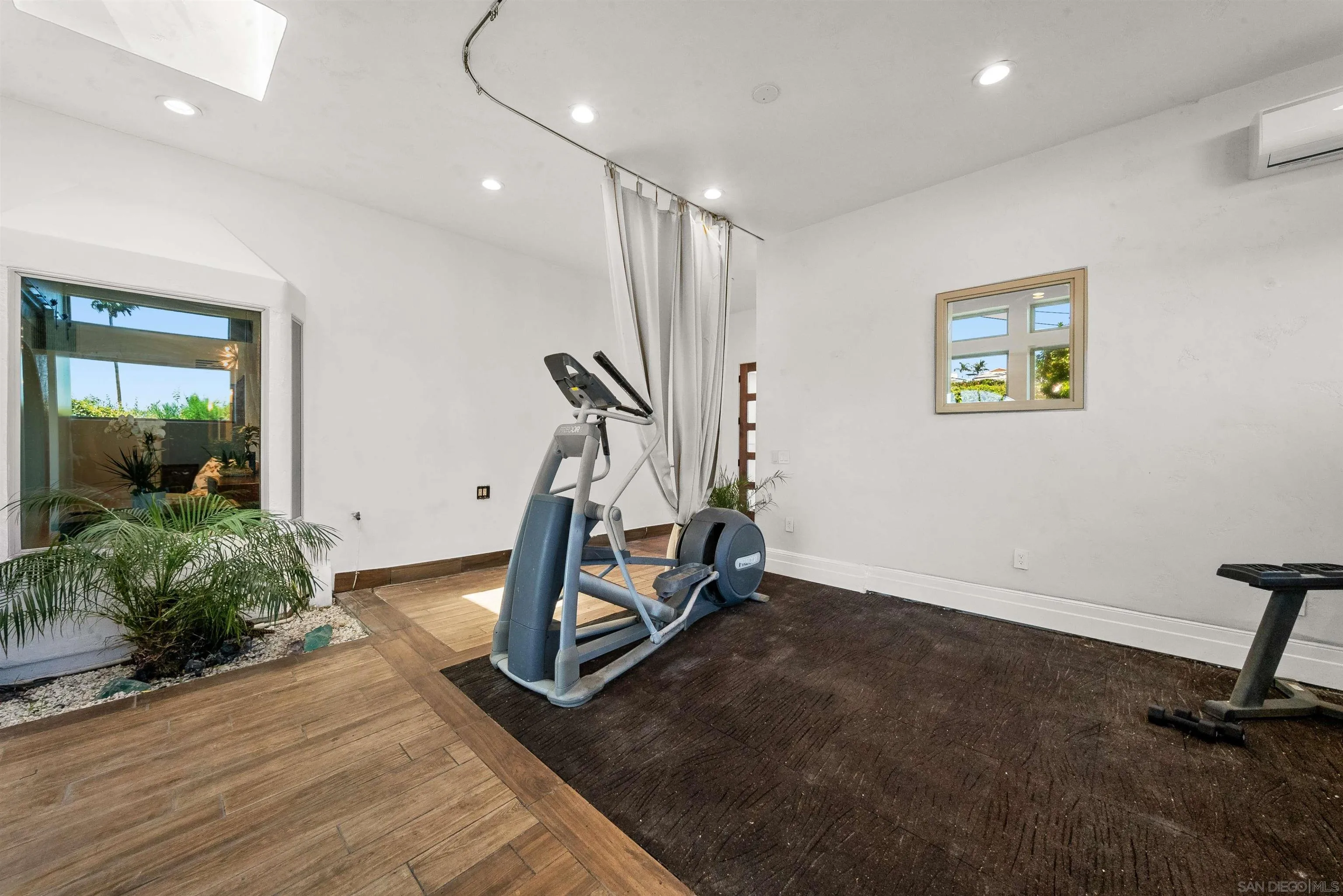 https://cdn.realtyfeed.com/cdn/127/260014822/822529f18167a0650936231fb067883a.webp