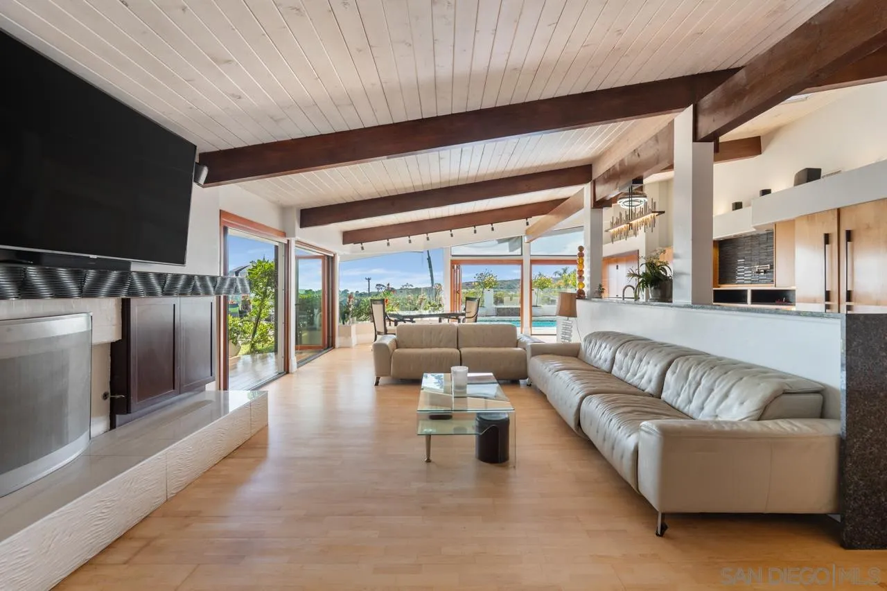 https://cdn.realtyfeed.com/cdn/127/260014822/cb3742ef0ba84ab23dc9b831ab7ad79d.webp