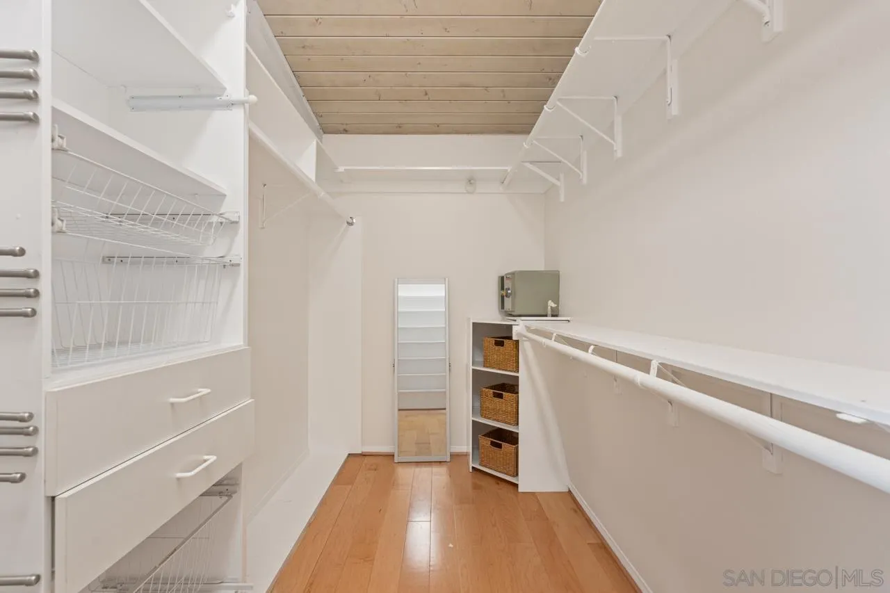 https://cdn.realtyfeed.com/cdn/127/260014822/fe750ab19f0a8335d27609c5a9db0e04.webp