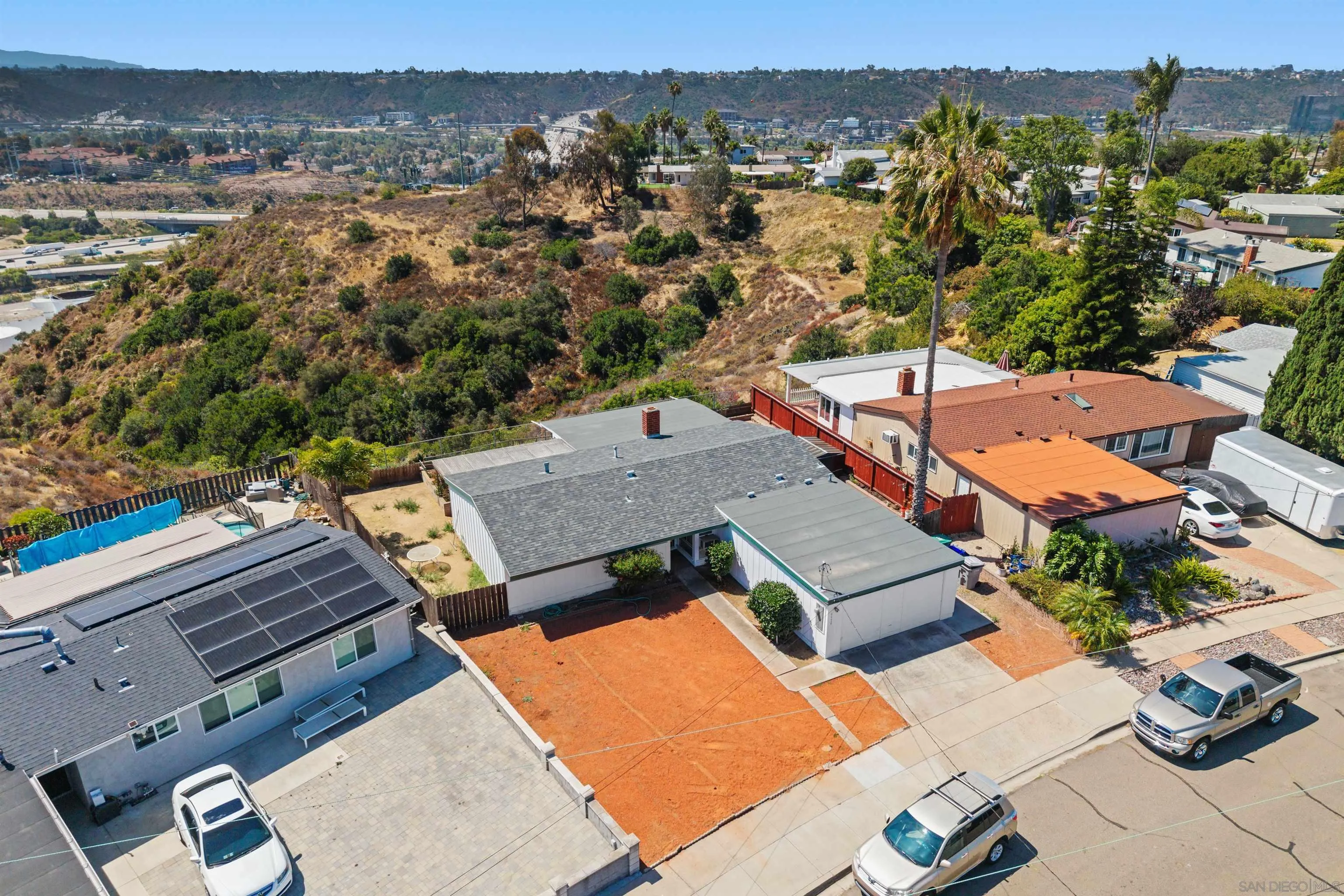 https://cdn.realtyfeed.com/cdn/127/260014824/6550e3263d6c304b2ba67a7e88d486a1.webp