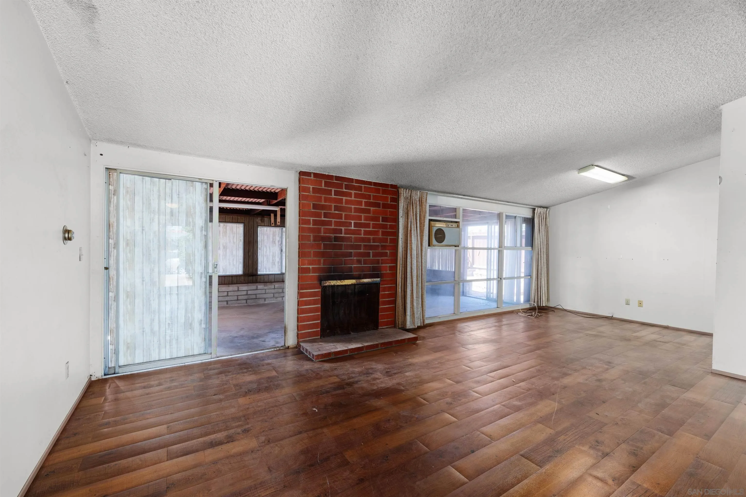 https://cdn.realtyfeed.com/cdn/127/260014824/8a621ea921ced7c6871a3734b70500c9.webp