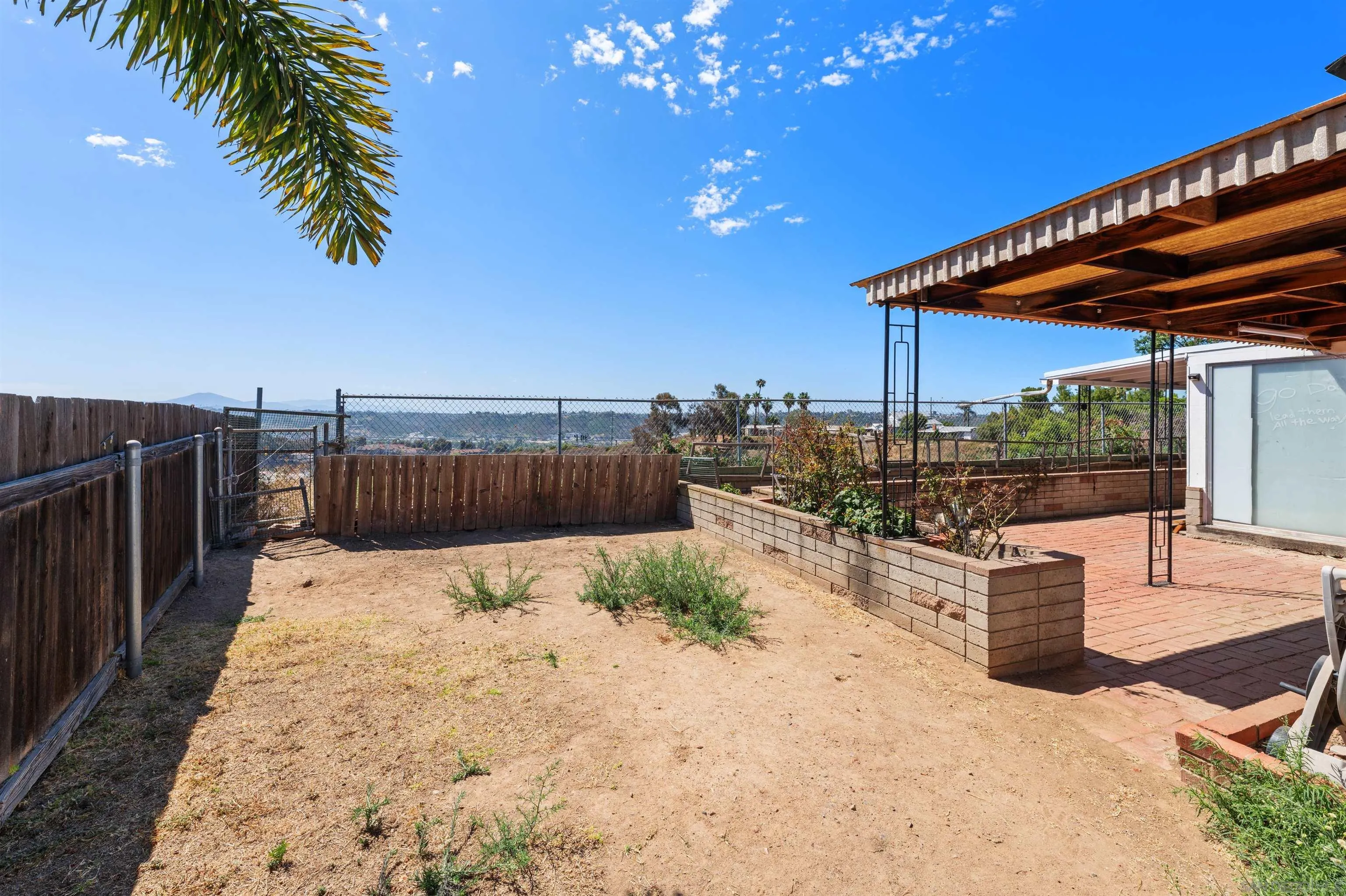 https://cdn.realtyfeed.com/cdn/127/260014824/b3fe448654a73a6c375189f585d7c2d4.webp