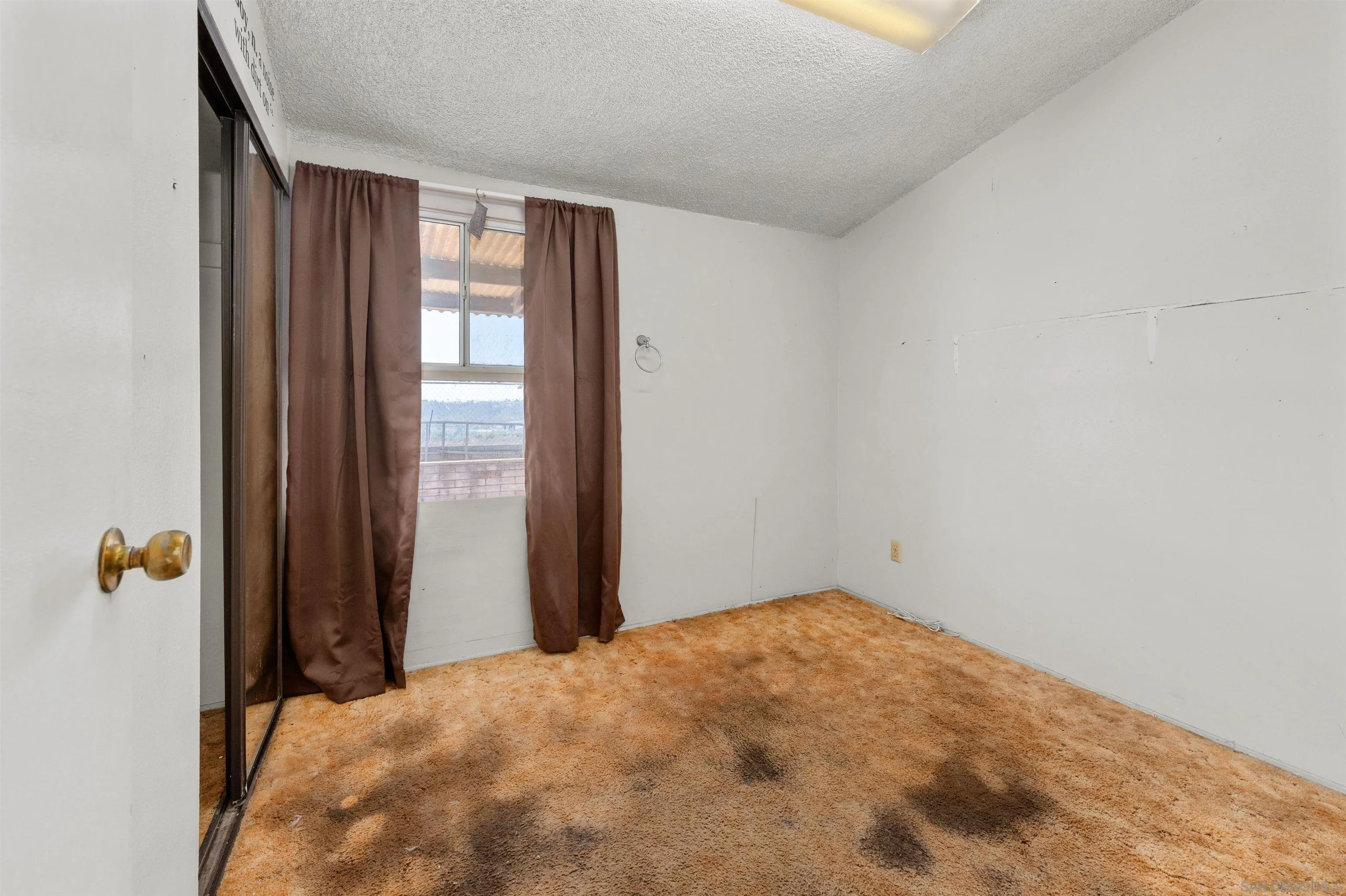 https://cdn.realtyfeed.com/cdn/127/260014824/e6c3fd51b85103e8368f337dab1ed61f.webp