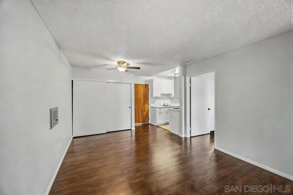 Photo #3: 260014829 Listing: Photo #3