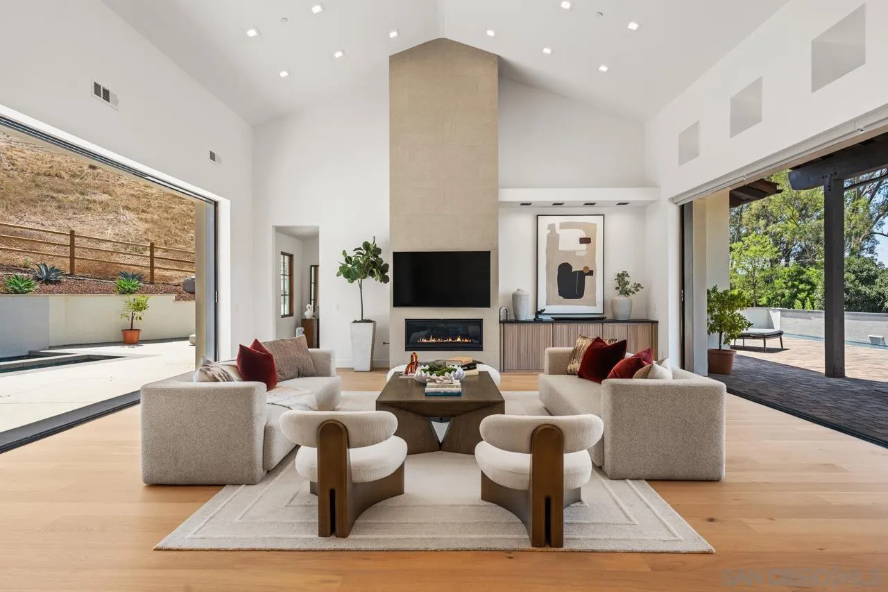 https://cdn.realtyfeed.com/cdn/127/260014832/51034673222e5f0ca0e8872e562971e8.webp
