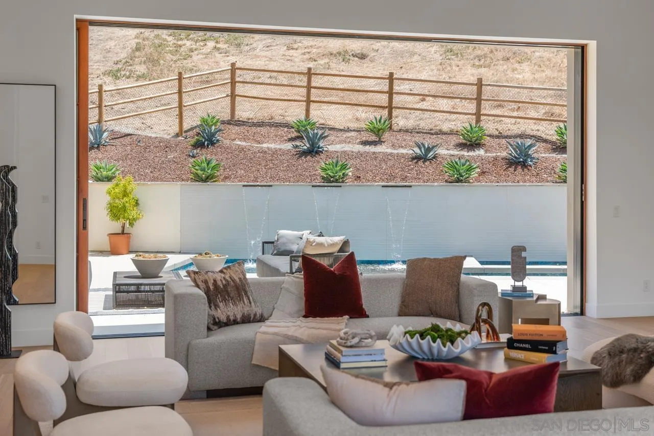 https://cdn.realtyfeed.com/cdn/127/260014832/66719ee07a8470eee134a7593418783a.webp