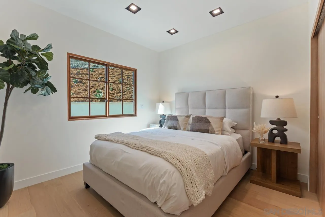 https://cdn.realtyfeed.com/cdn/127/260014832/8076bb0619dd6045629ea6fe50a8e2fb.webp