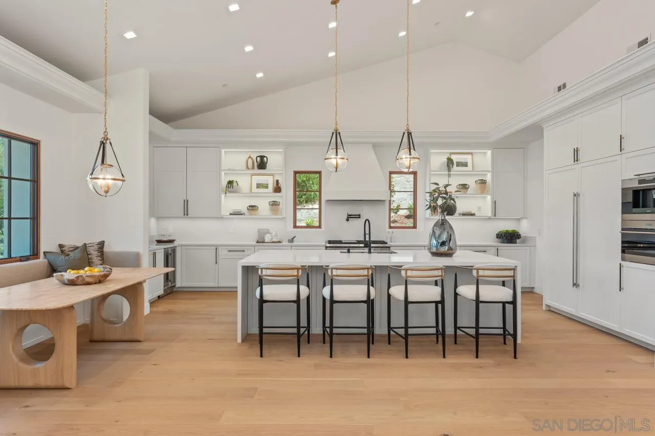 https://cdn.realtyfeed.com/cdn/127/260014832/8b618bc0049ce69c259105ed6af9b207.webp