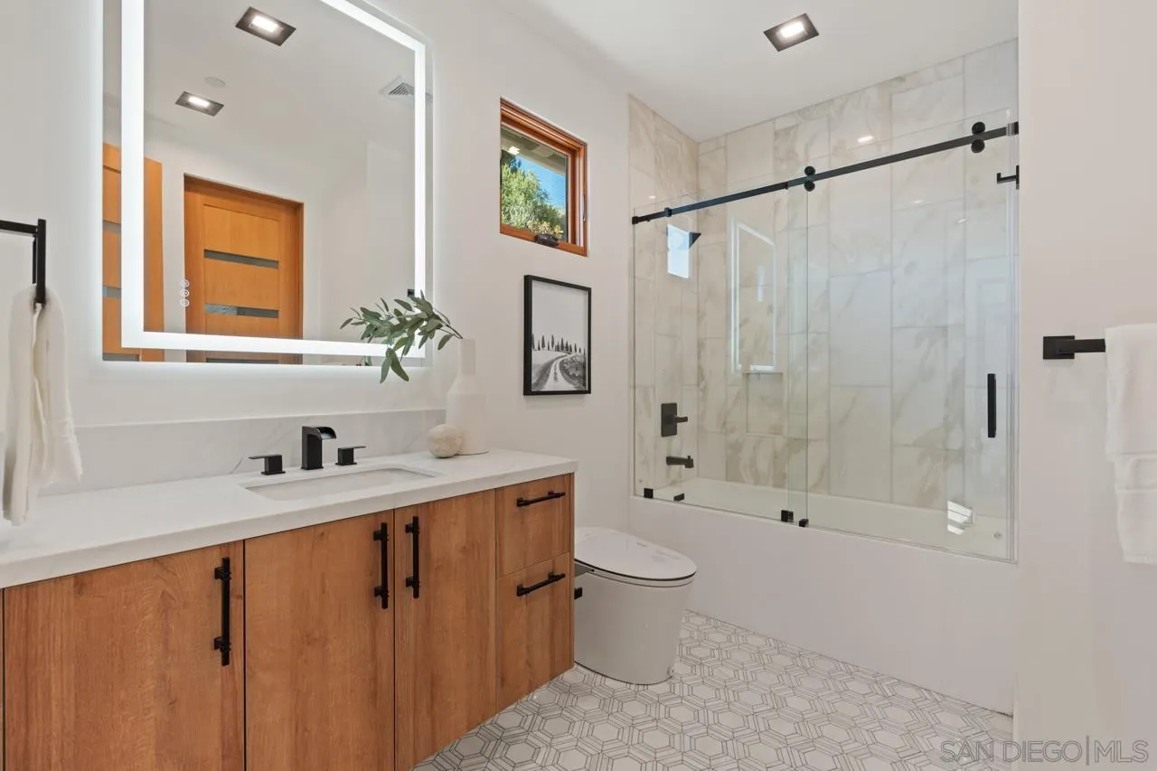 https://cdn.realtyfeed.com/cdn/127/260014832/8c0d3c67732c8bccf6bb285be49c64fe.webp