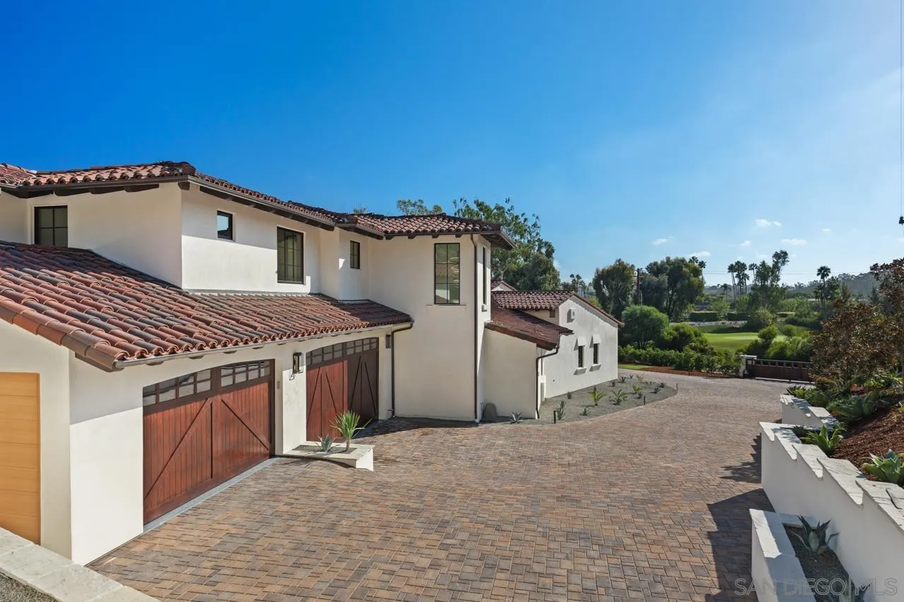 https://cdn.realtyfeed.com/cdn/127/260014832/af0b10e6dc81ac99871e55f2edceaf7a.webp