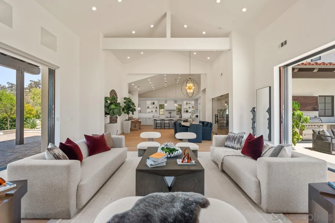 https://cdn.realtyfeed.com/cdn/127/260014832/fd3e6611d0f3e5282b0f6b583f42d86d.webp
