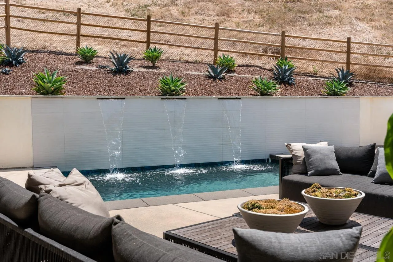 https://cdn.realtyfeed.com/cdn/127/260014832/fdf6f75ce12c440159bdaf1833e8be7e.webp