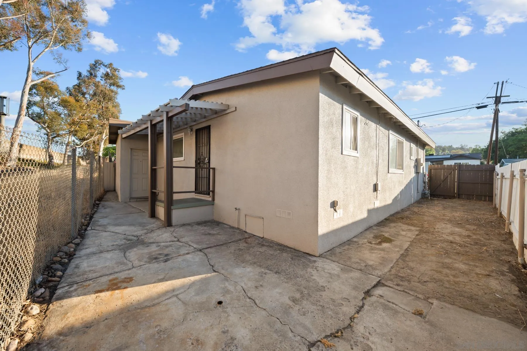 https://cdn.realtyfeed.com/cdn/127/260014834/027cd8fed9c317389786969a1fef14a1.webp