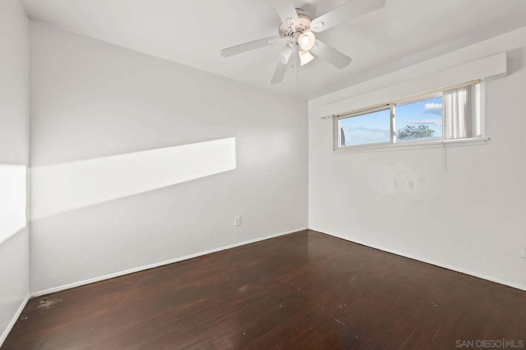 https://cdn.realtyfeed.com/cdn/127/260014834/596d1dc3949cfbffa78e3a0f19745c58.webp