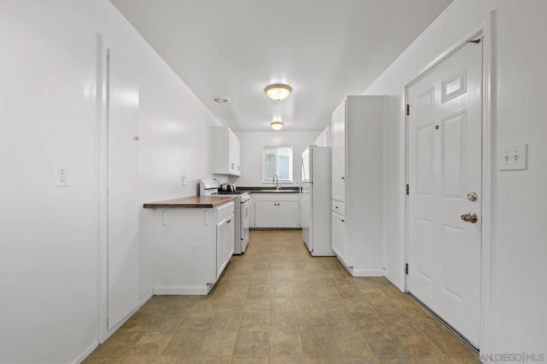 https://cdn.realtyfeed.com/cdn/127/260014834/65335cd0ef80915febfabb33ce0e4ac4.webp