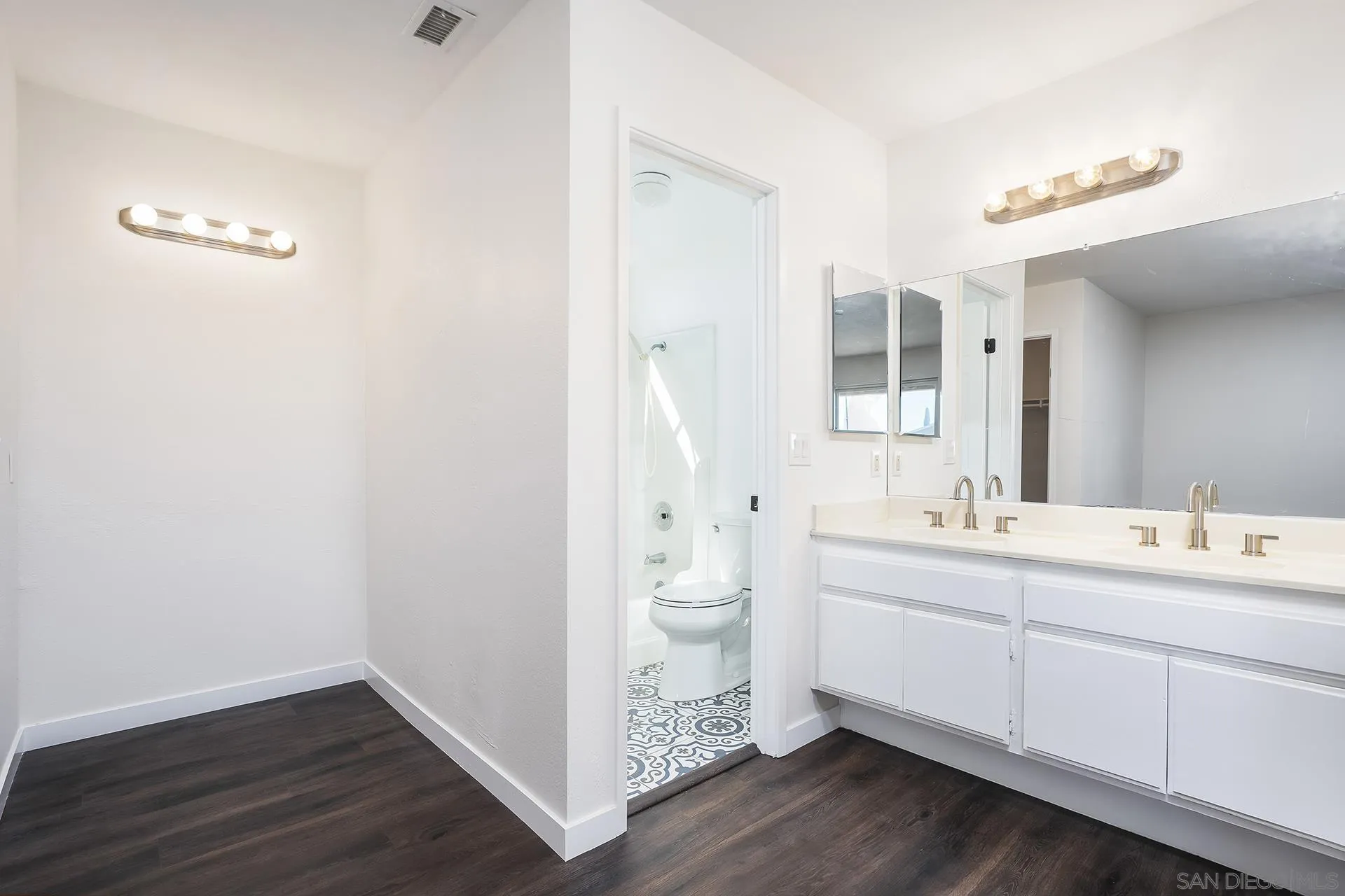 https://cdn.realtyfeed.com/cdn/127/260014839/202f64feac54d4cefd532d36f420abeb.webp
