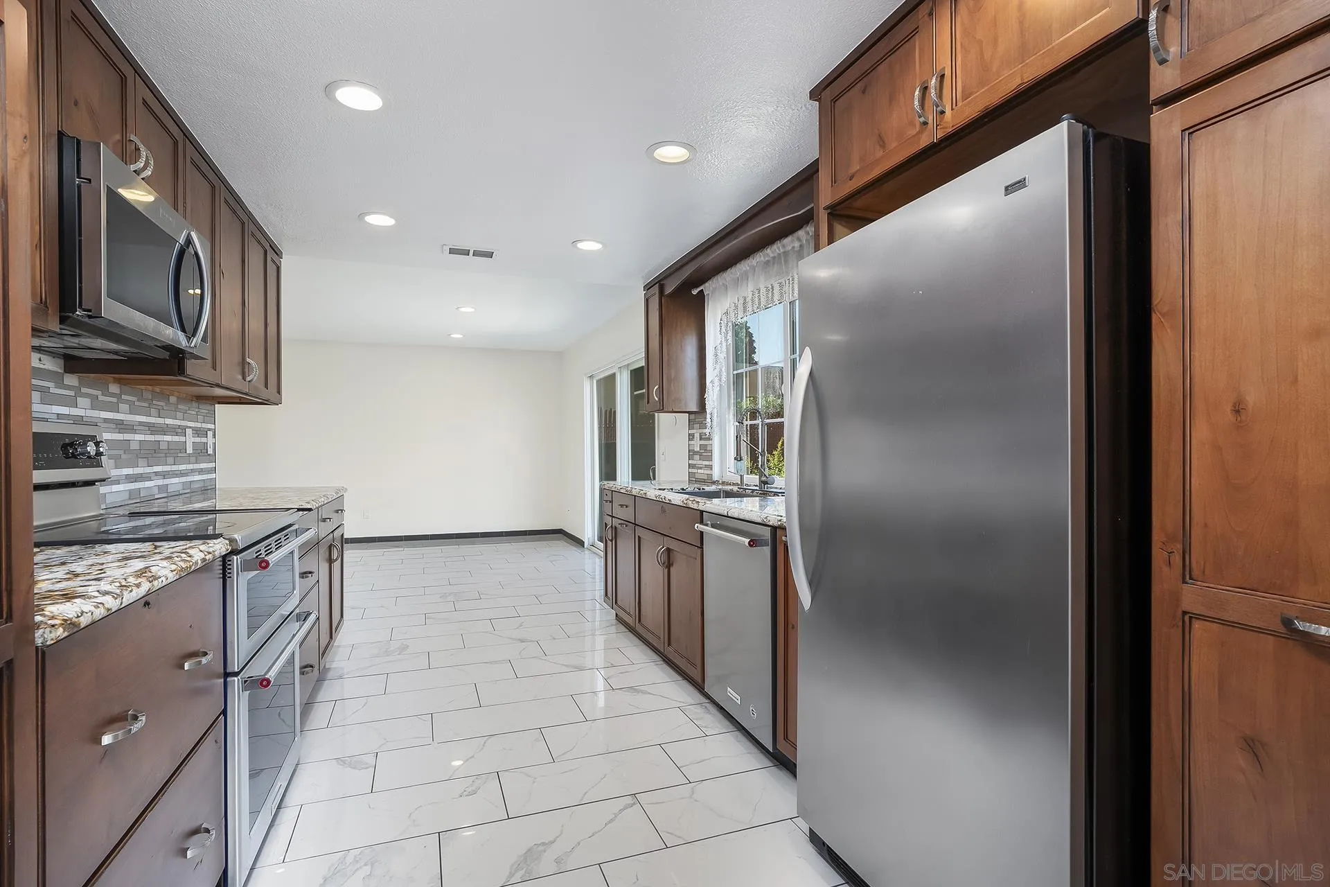 https://cdn.realtyfeed.com/cdn/127/260014839/3c52b74a920a6b91a02688441aa09da6.webp