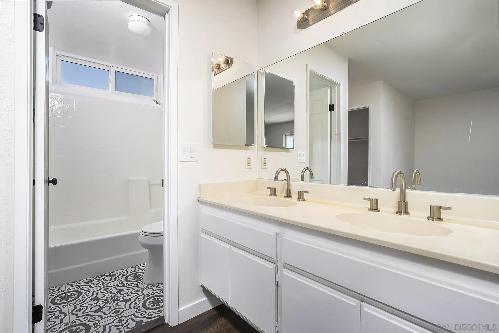 https://cdn.realtyfeed.com/cdn/127/260014839/a3f003cc7219783dc49ce7c6541764d7.webp