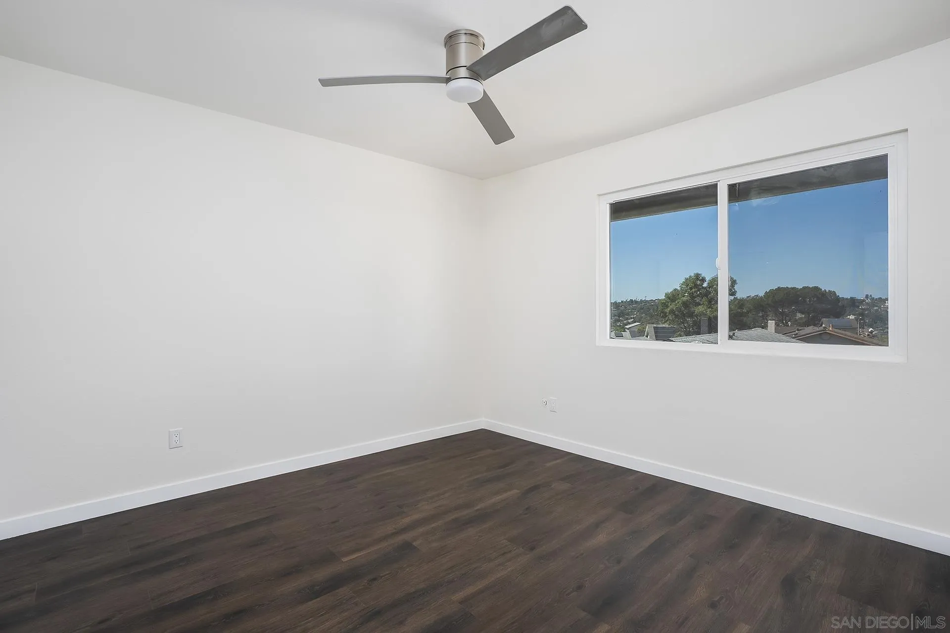 https://cdn.realtyfeed.com/cdn/127/260014839/f379f7406b31da21eada3208b953fe1b.webp