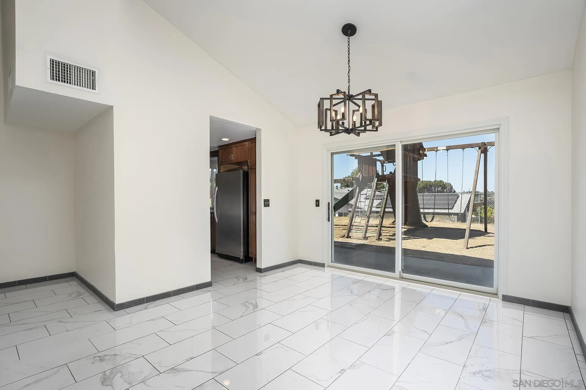 https://cdn.realtyfeed.com/cdn/127/260014839/f9dd59c56043ee85d3e620727c7065c0.webp
