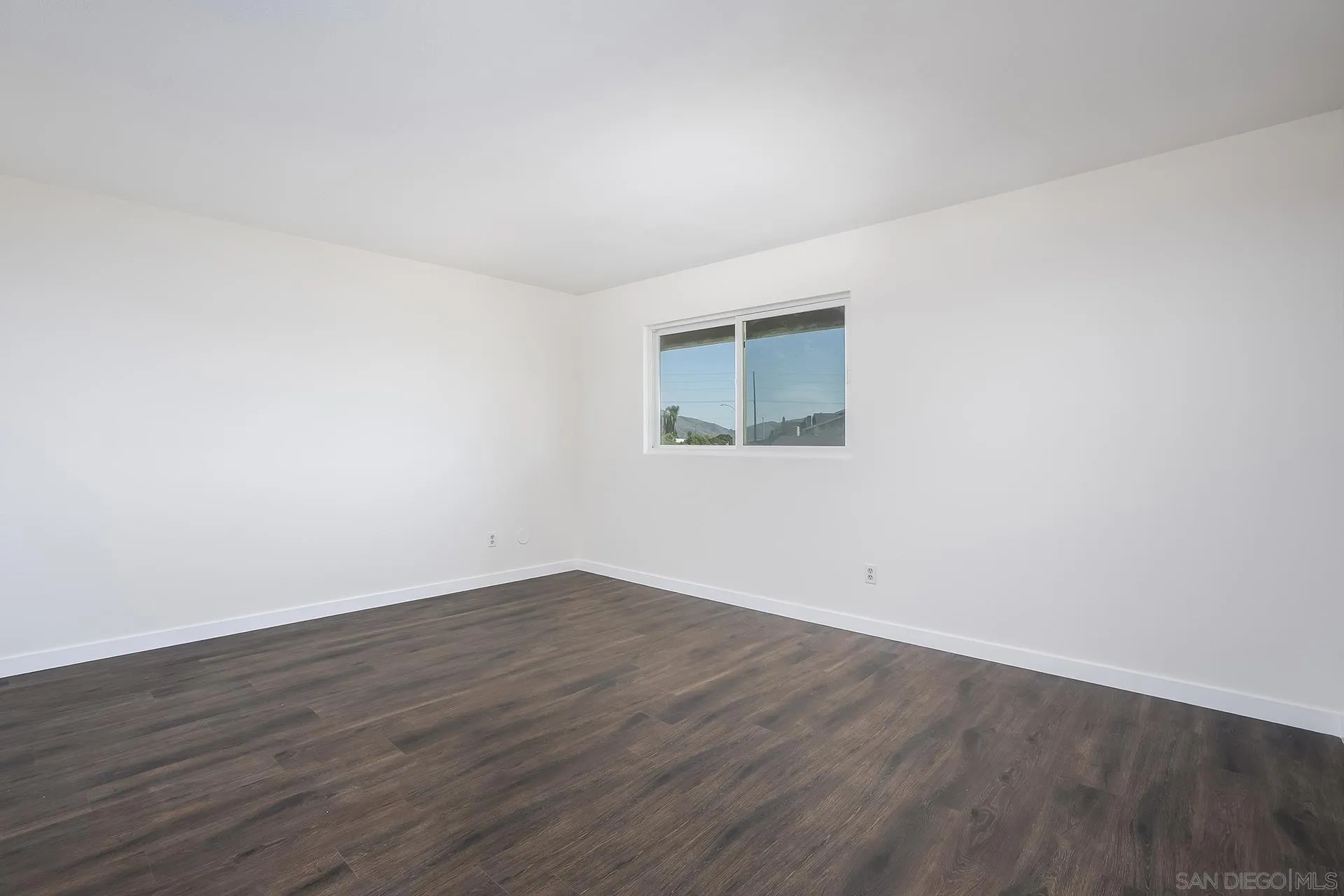 https://cdn.realtyfeed.com/cdn/127/260014839/fb1b1e61df424829f71c2e0bd2029728.webp