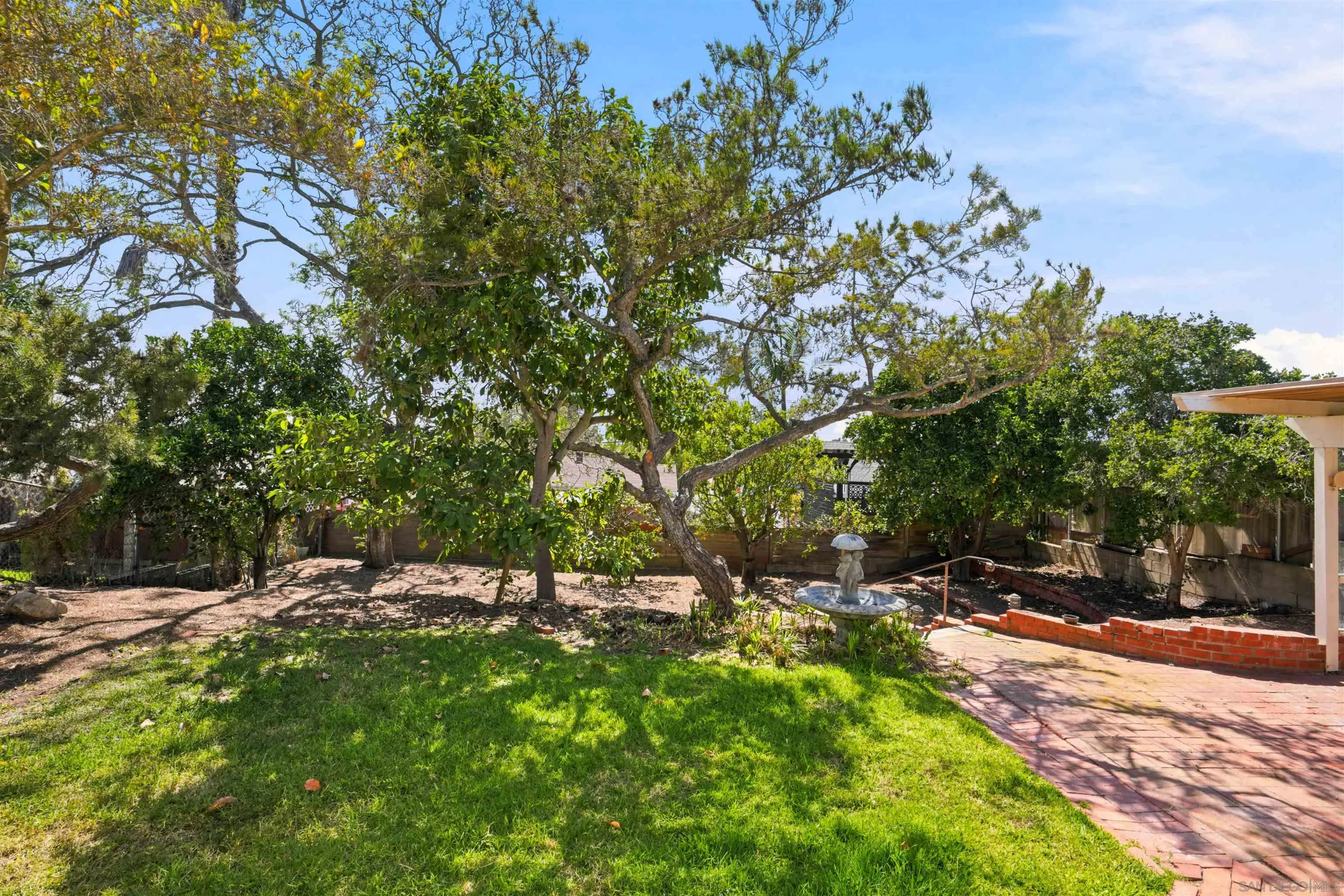 https://cdn.realtyfeed.com/cdn/127/260014843/14ecefbbcd3839ce8abc155693e810c1.webp