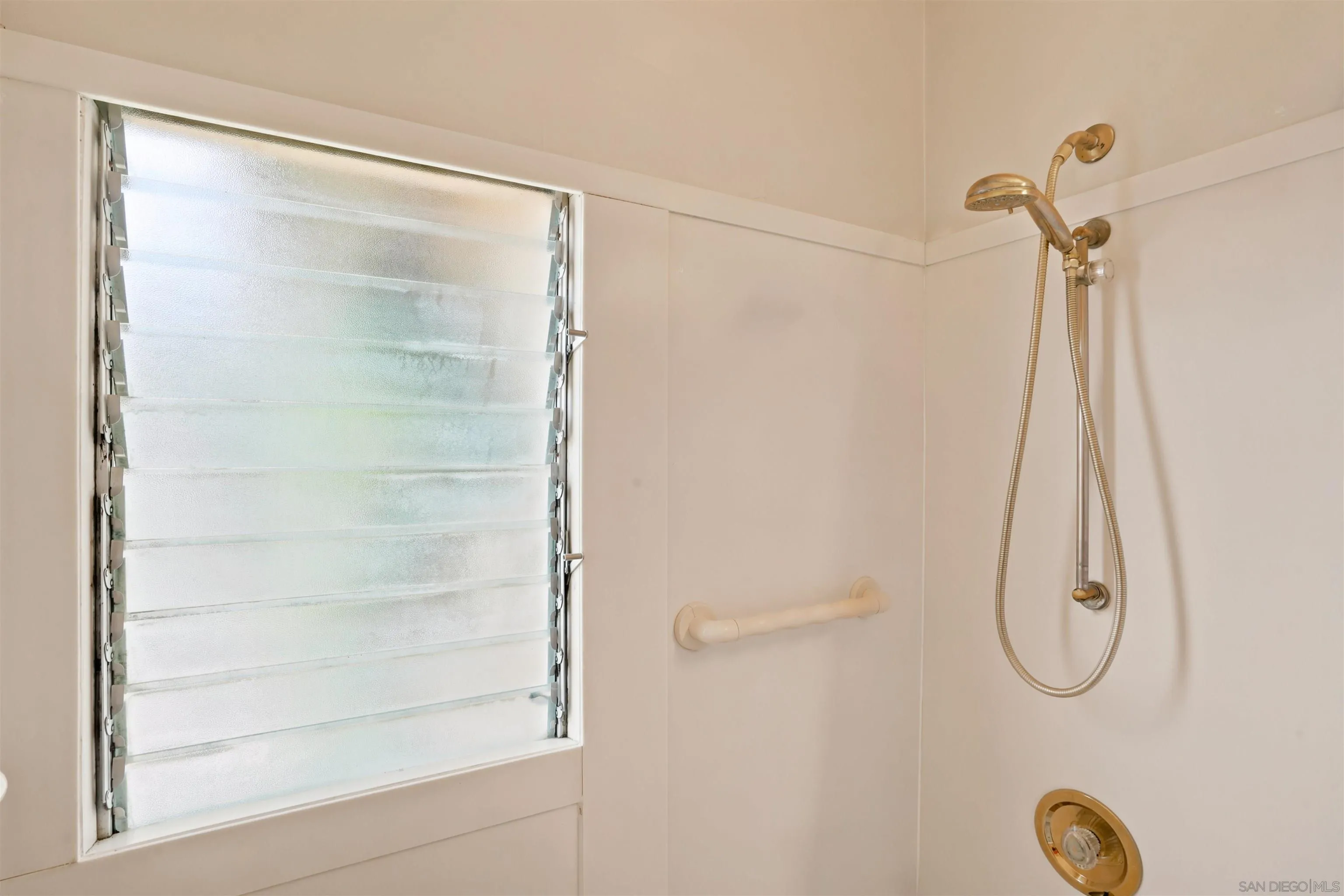 https://cdn.realtyfeed.com/cdn/127/260014843/a09302b7c0a5201272541b9f31f46d84.webp
