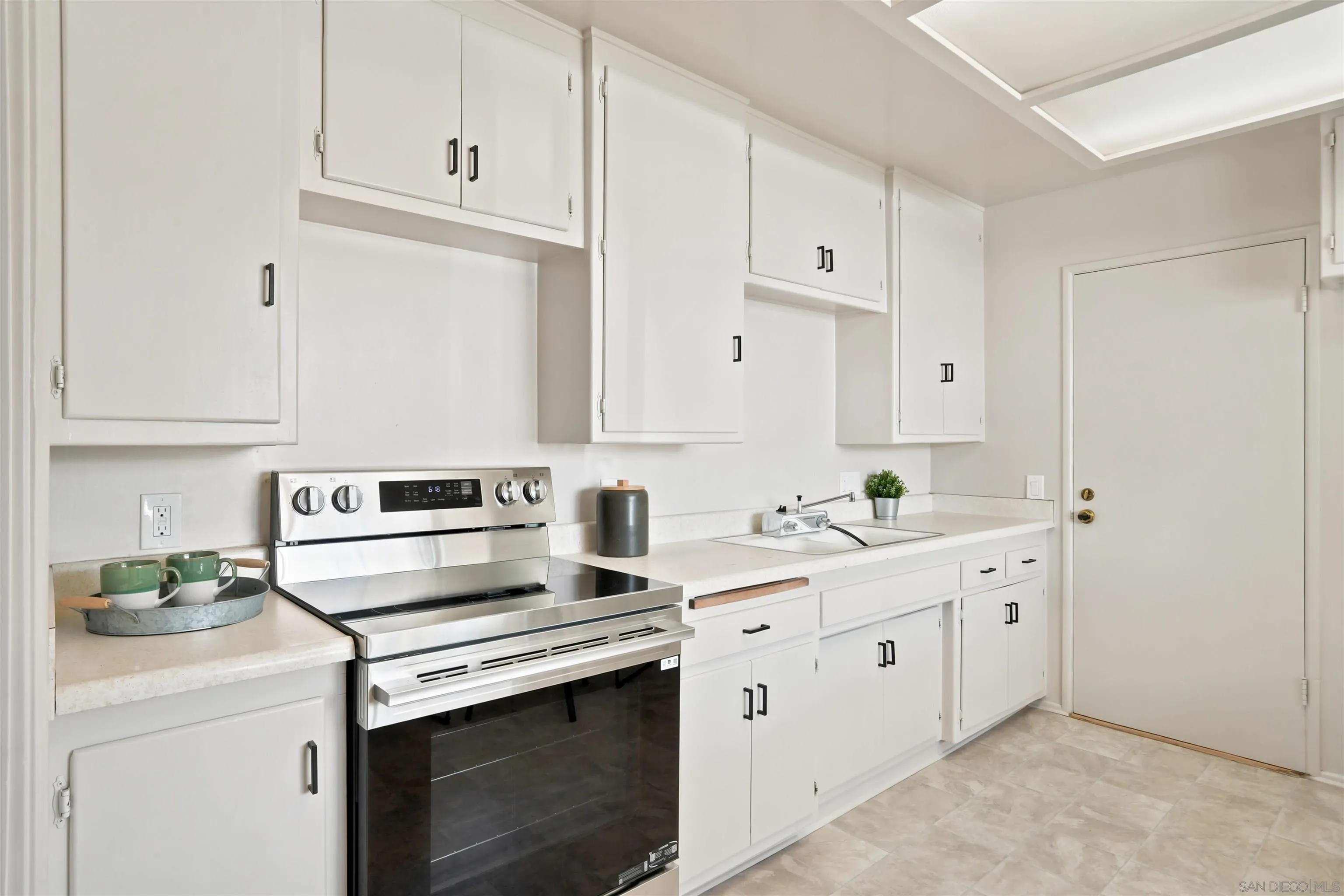 https://cdn.realtyfeed.com/cdn/127/260014843/d6d5a5386d5a58b2ef093d9fd90c54e5.webp
