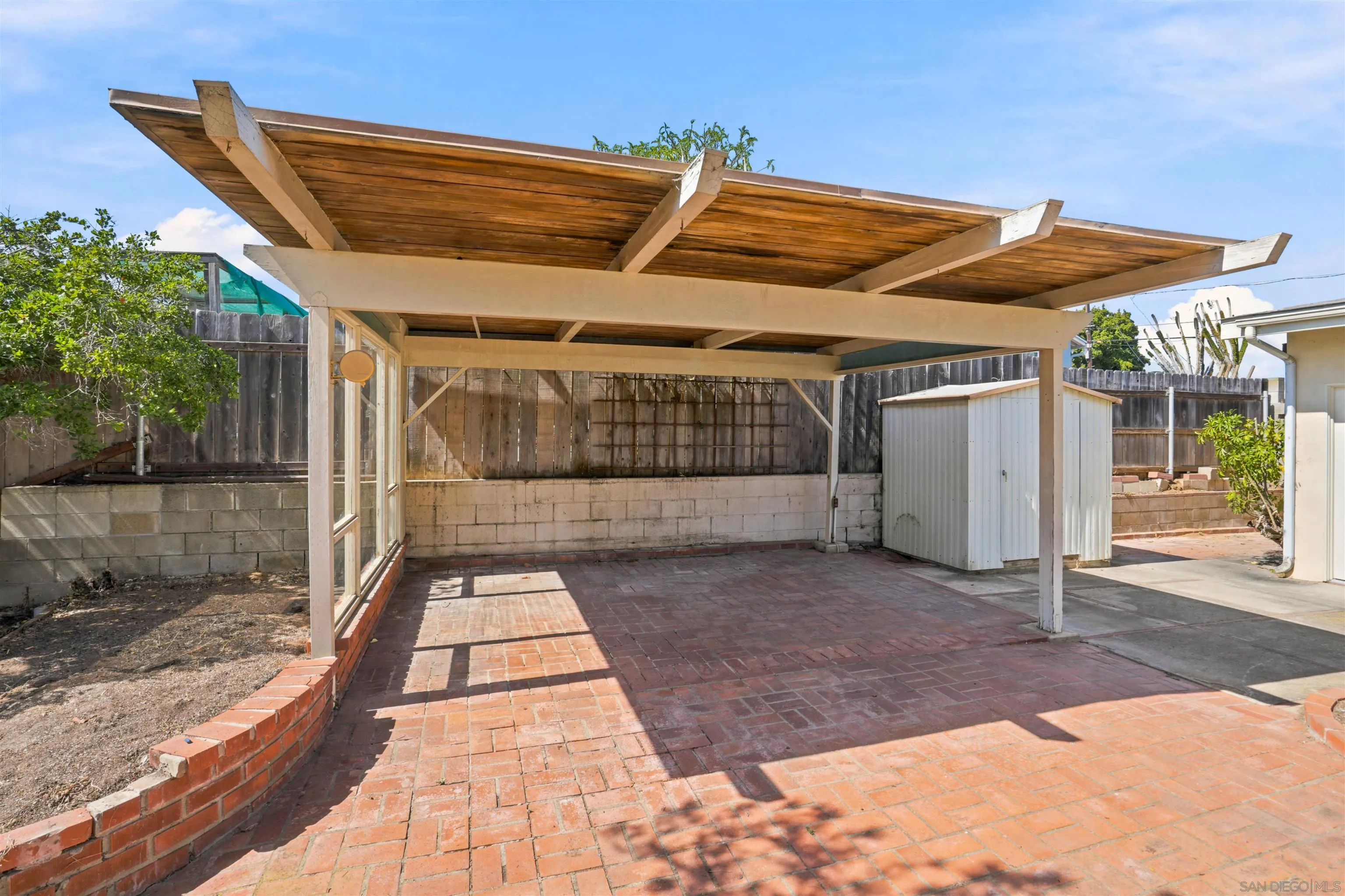 https://cdn.realtyfeed.com/cdn/127/260014843/ea30b06453d1c55df35a394cc406785a.webp