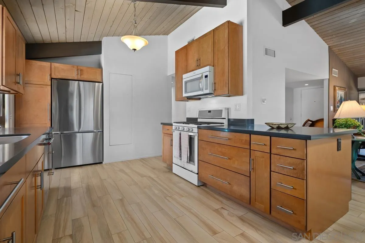 https://cdn.realtyfeed.com/cdn/127/260014845/4a088944e9d6b2cbc915324e10388488.webp