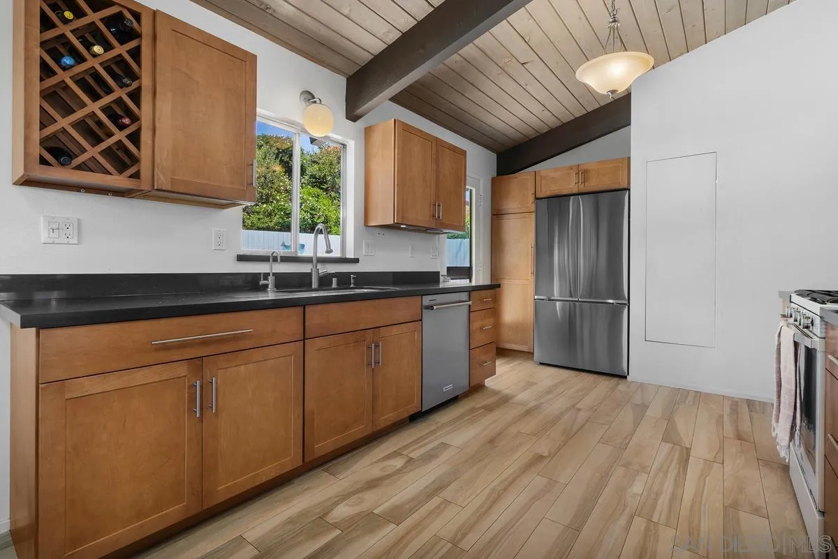 https://cdn.realtyfeed.com/cdn/127/260014845/627de33cd64e9974582b97278228e76e.webp