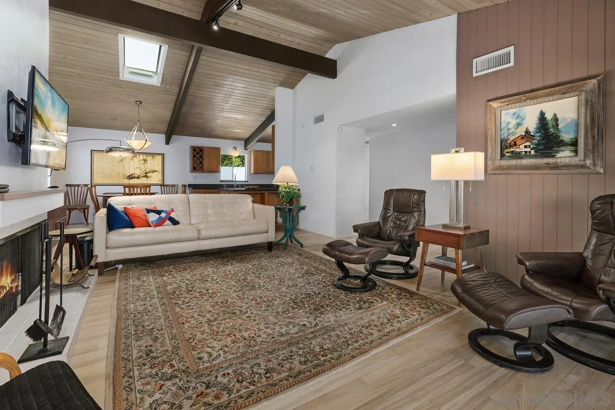 https://cdn.realtyfeed.com/cdn/127/260014845/95af309a38d26d280da237dc2329e2b3.webp