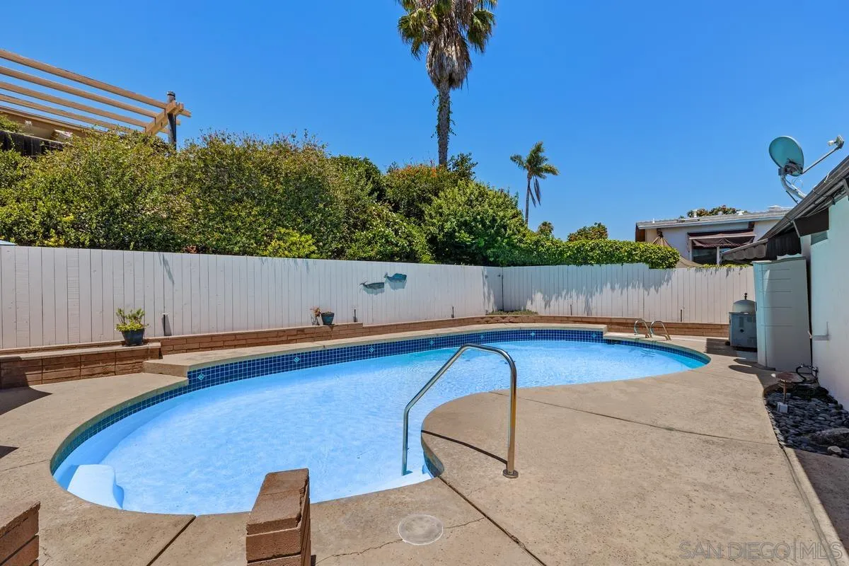 https://cdn.realtyfeed.com/cdn/127/260014845/998ad8fcc097f519470a6994bb8ebbc0.webp