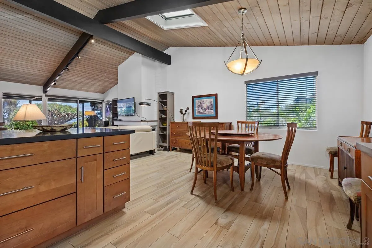 https://cdn.realtyfeed.com/cdn/127/260014845/a2037685c36fe570c31e386e682c539e.webp